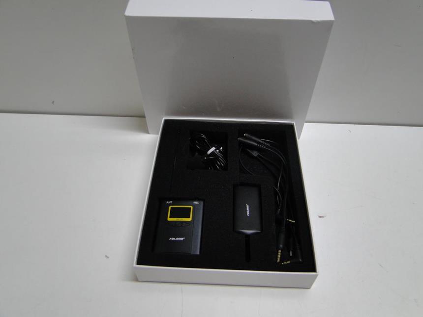 articulos_imagen1_175227.jpg MICROFONO INALAMBRICO CON CAJA SEMINUEVO