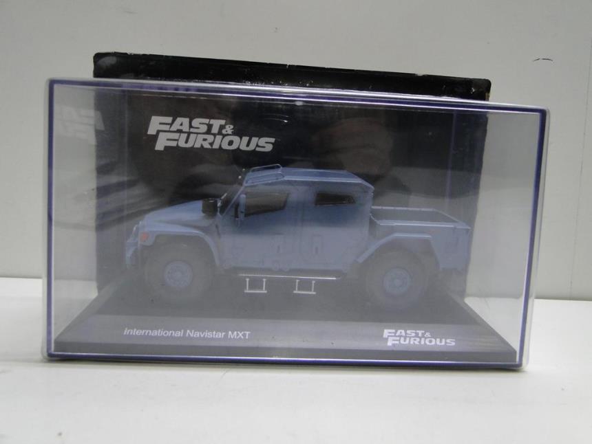 articulos_imagen1_176139-1.jpg REPLICA DE COHE A ESCALA 1/43 NUEVO