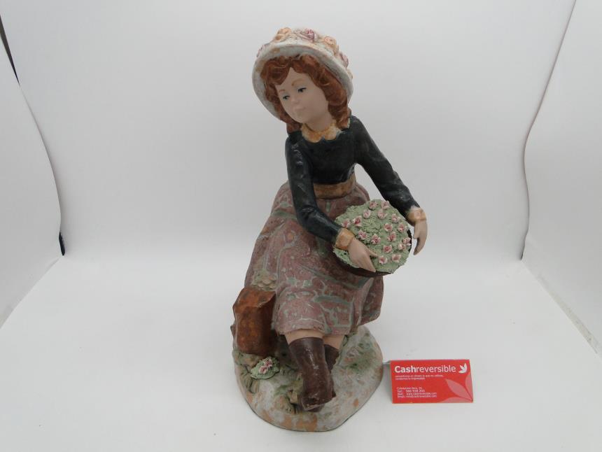 articulos_imagen1_30263-1.jpg FIGURA NIÑA FLORES