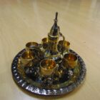 JUEGO DECORATIVO DE TE GRABADO Y PINTADO A MANO