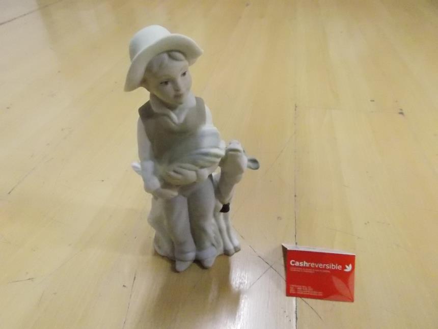 articulos_imagen1_86547-1.jpg FIGURA DE PORCELANA