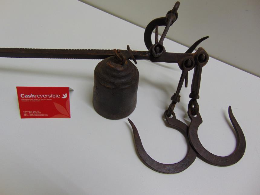 BASCULA ROMANA VINTAGE