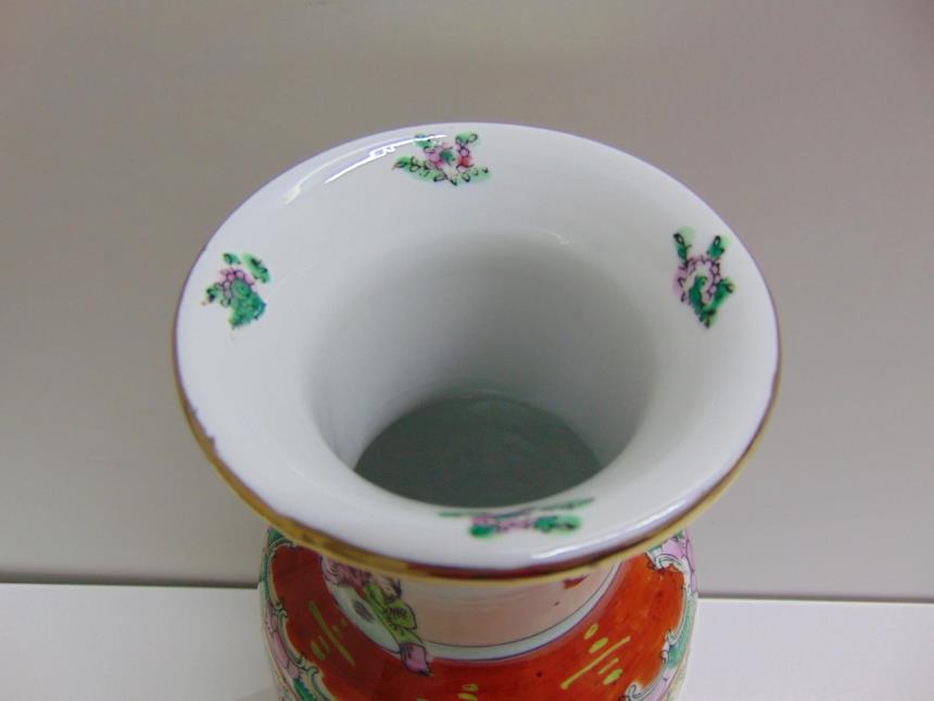 JARRON DE PORCELANA CHINA PINTADA A MANO CON PEANA