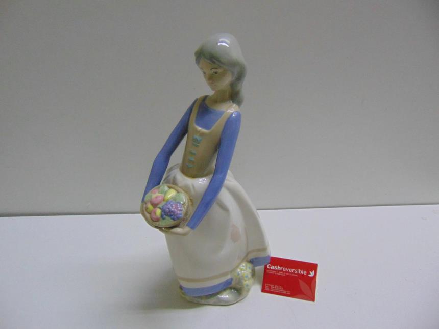FIGURA DE PORCELANA