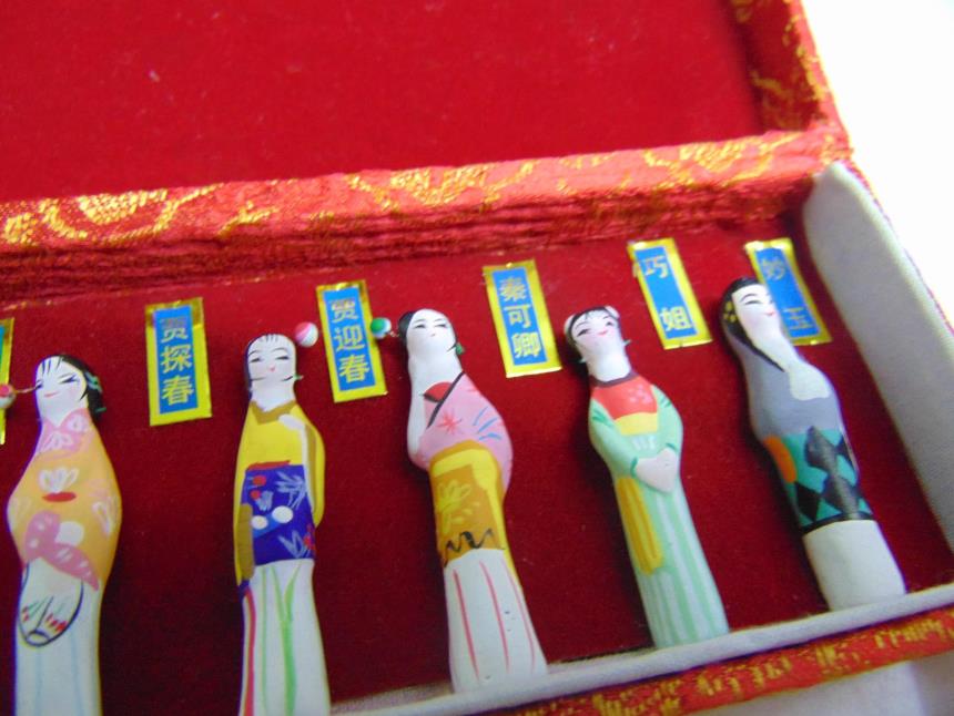 12 MINI GEISHAS PINTADAS A MANO