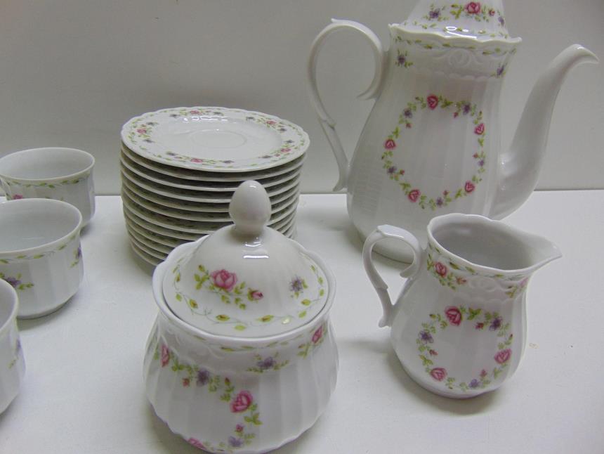 JUEGO DE CAFE 12 SERVICIOS. DE PORCELANA