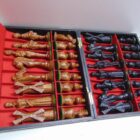 JUEGO DE FIGURAS DE AJEDREZ VINTAGE CON CAJA*