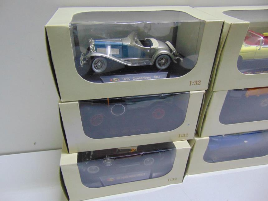 COCHE DE COLECCION A ESCALA 1/32