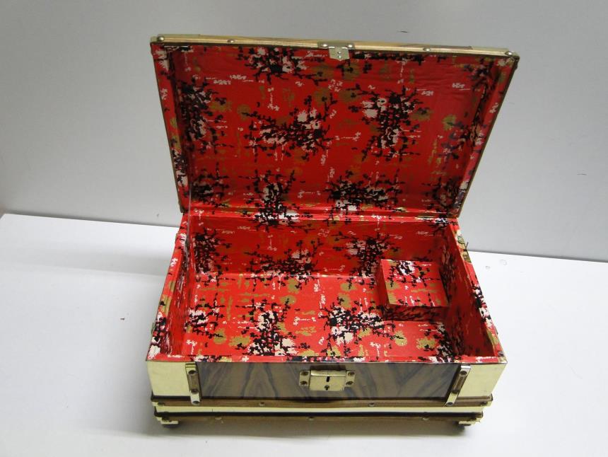 COFRE MUSICAL VINTAGE CON LLAVE