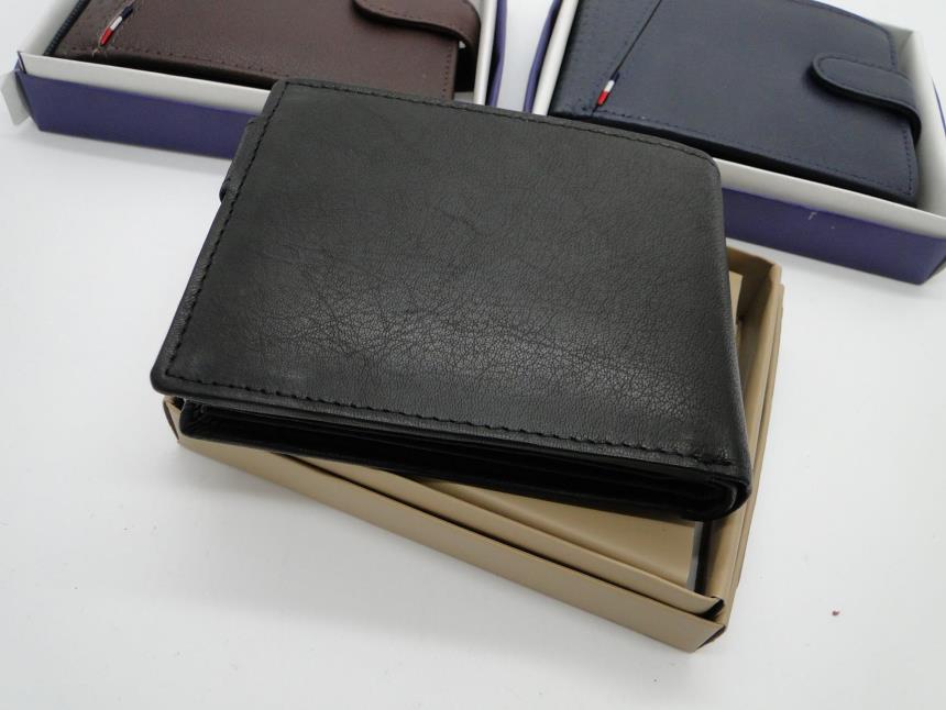 CARTERA DE PIEL A ESTRENAR