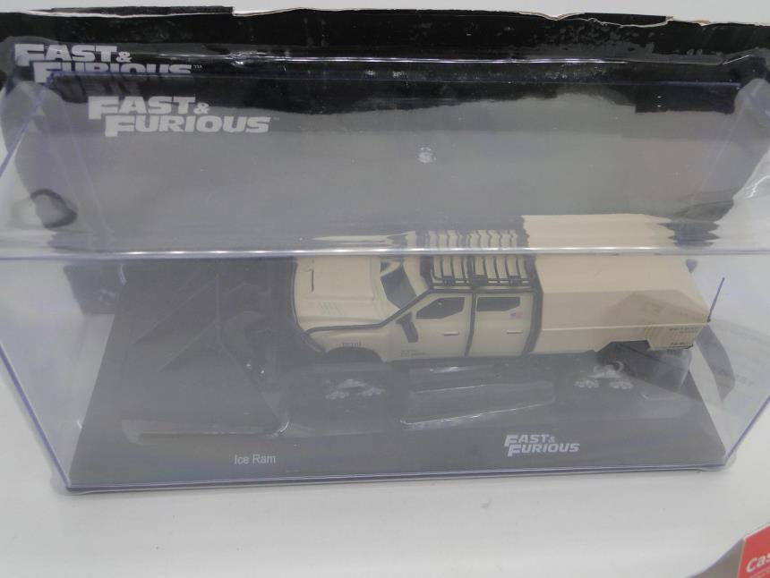 REPLICA DE COCHE A ESCALA