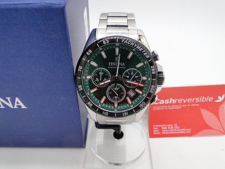 RELOJ CON CAJA SEMINUEVO