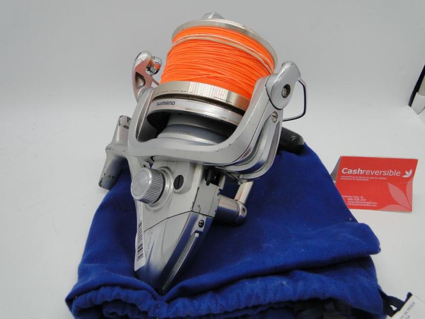 CARRETE DE PESCA CON FUNDA