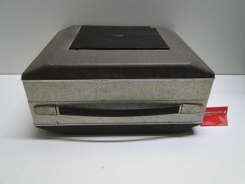 TOCADISCOS VINTAGE CON TAPA