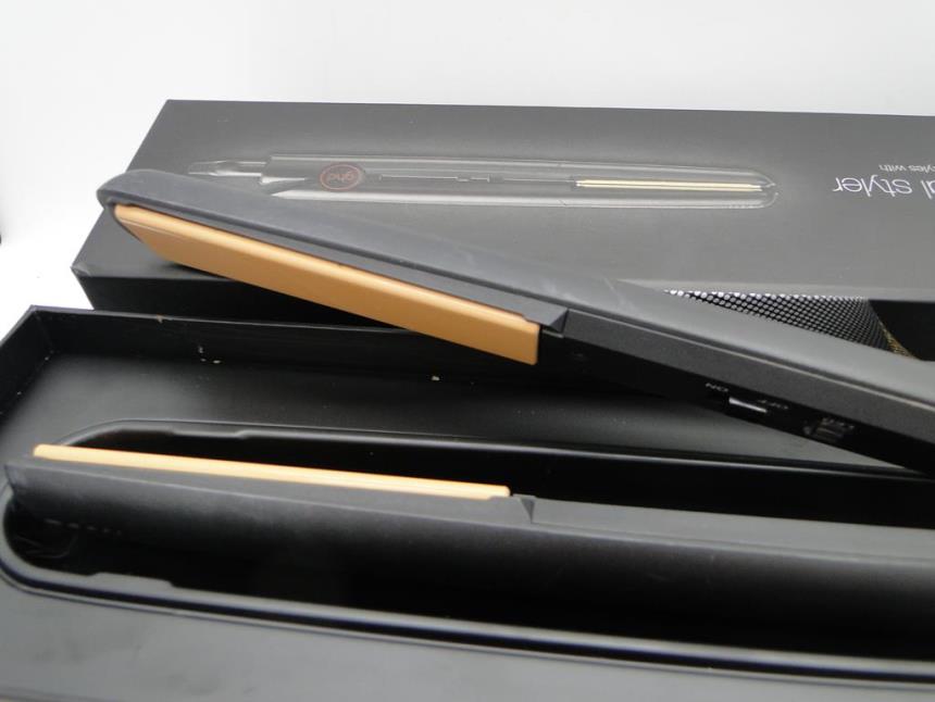 PLANCHA PARA EL PELO PROFESIONAL SEMINUEVA CON CAJA