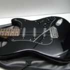 GUITARRA ELECTRICA CON FUNDA **