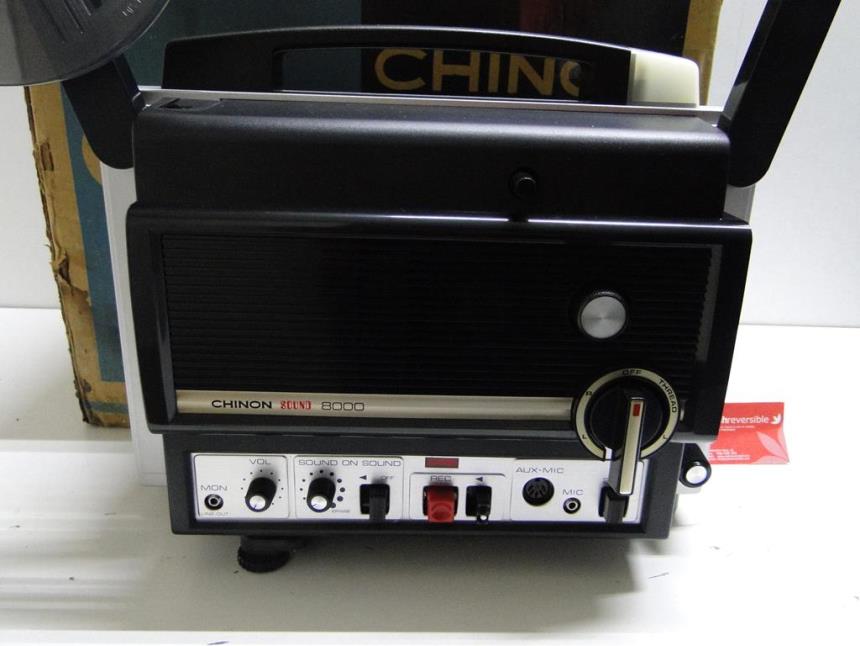 PROYECTOR 8MM CON CAJA PERFECTO ESTADO