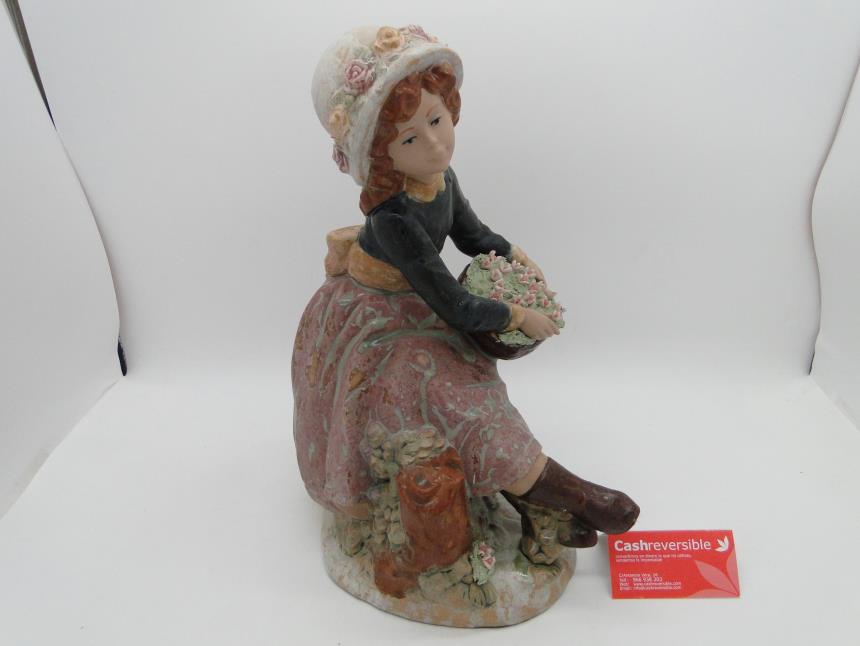 FIGURA NIÑA FLORES