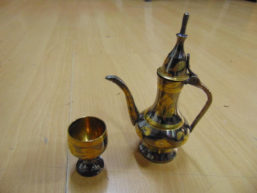 JUEGO DECORATIVO DE TE GRABADO Y PINTADO A MANO