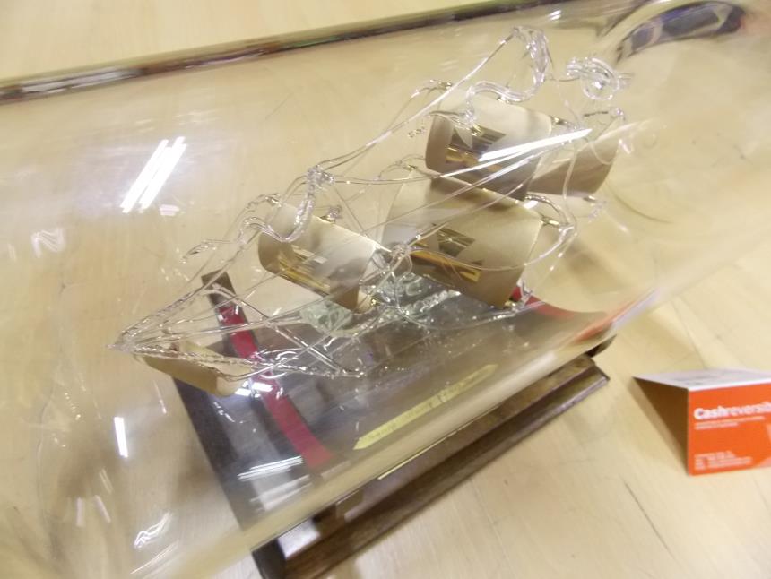 BARCO DE CRISTAL EN BOTELLA