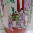 JARRON DE PORCELANA CHINA PINTADA A MANO CON PEANA