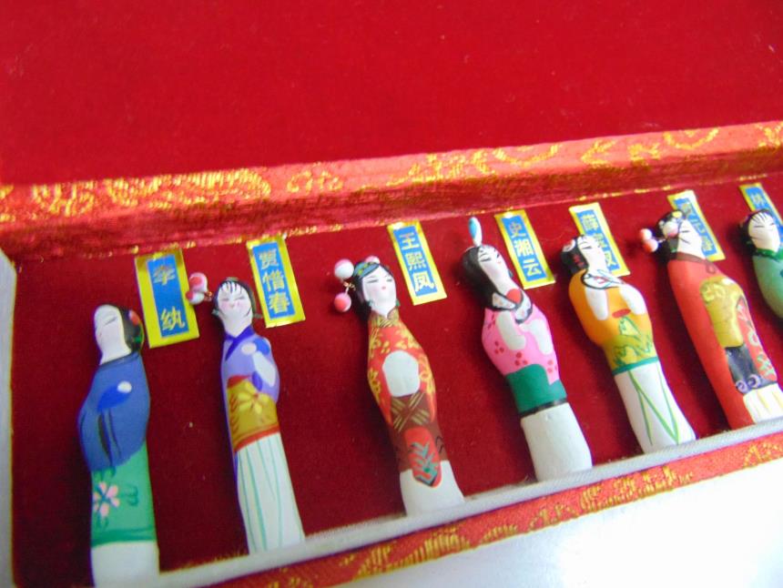 12 MINI GEISHAS PINTADAS A MANO