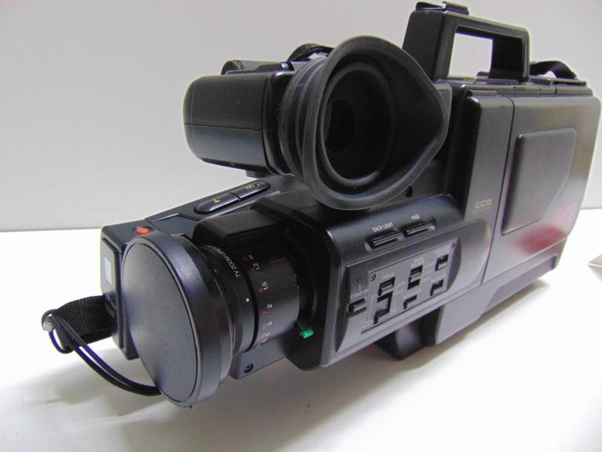 VIDEOCAMARA VHS CON MALETA VINTAGE