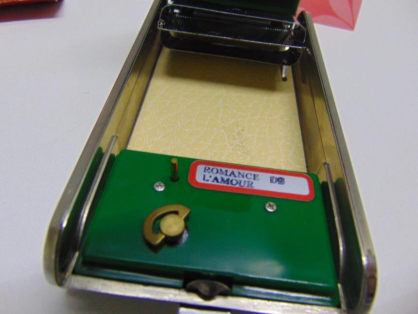 PITILLERA MUSICAL VINTAGE CON CAJA - MADE IN JAPAN