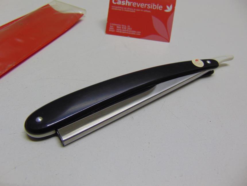 NAVAJA DE AFEITADO VINTAGE CON FUNDA