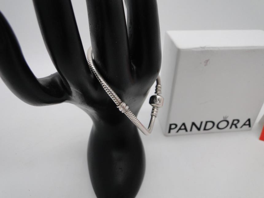 PULSERA DE DISEÑO CON CAJA