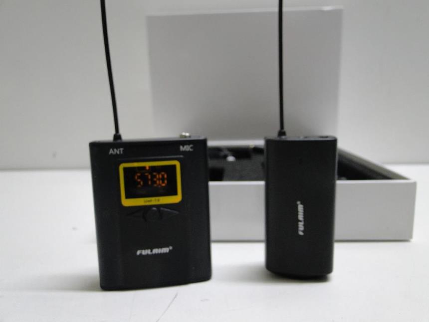 MICROFONO INALAMBRICO CON CAJA SEMINUEVO