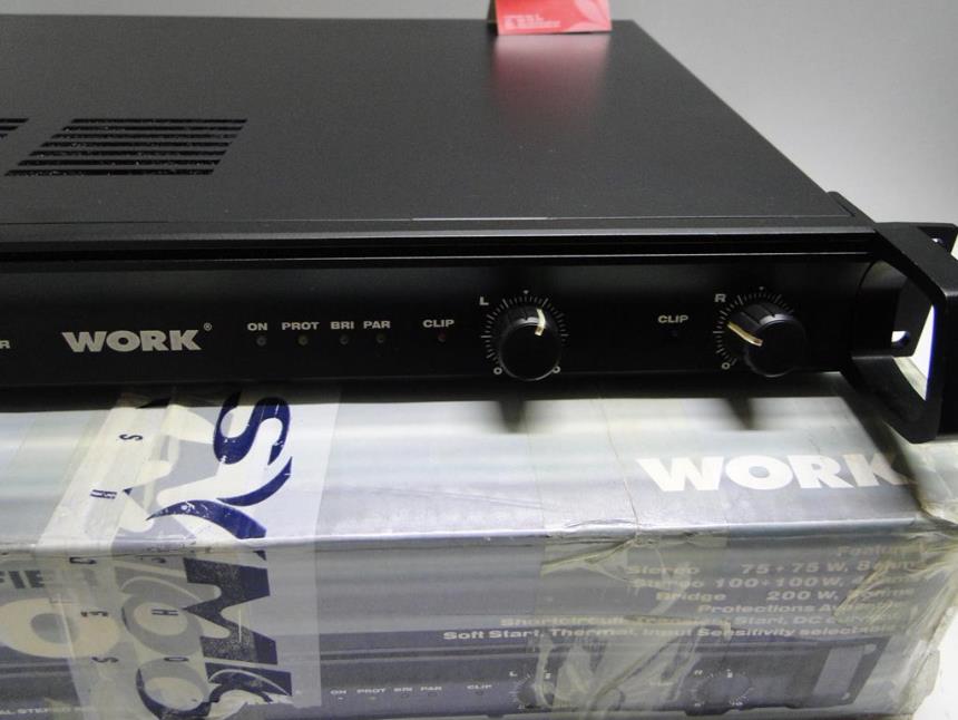 AMPLIFICADOR CON CAJA SEMINUEVO