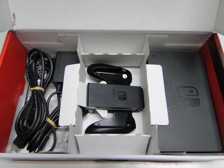 NINTENDO SWITCH CON CAJA