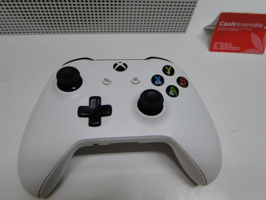 XBOX ONE S CON MANDO