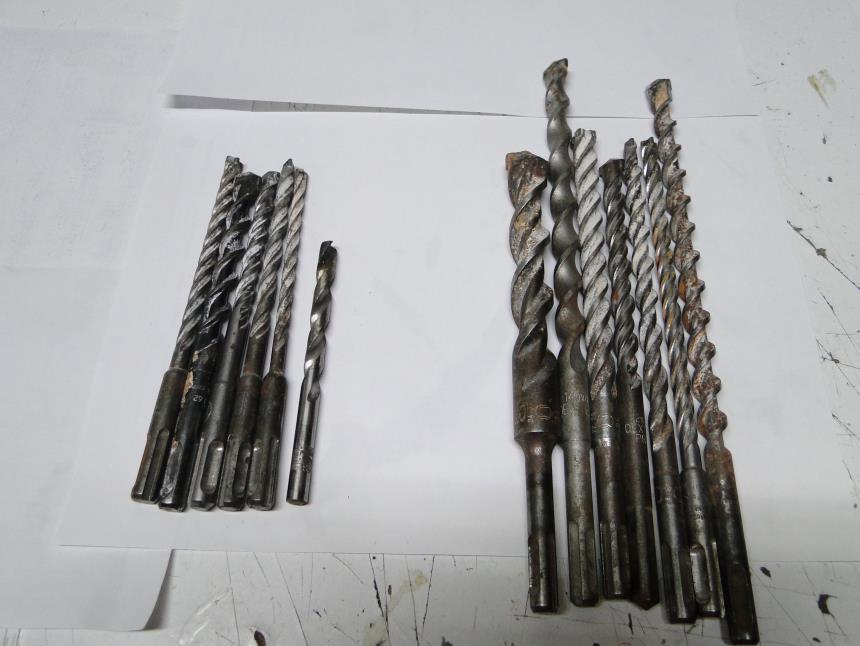 TALADRO PROFESIONAL CON MALETA Y BROCAS