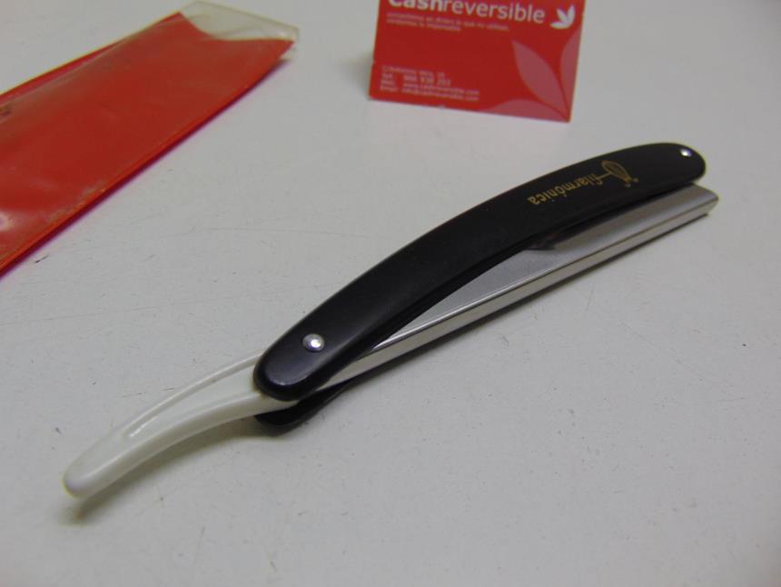 NAVAJA DE AFEITADO VINTAGE CON FUNDA