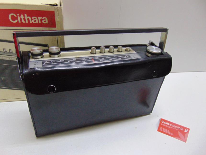 RADIO VINTAGE CON CAJA Y FUNDA*