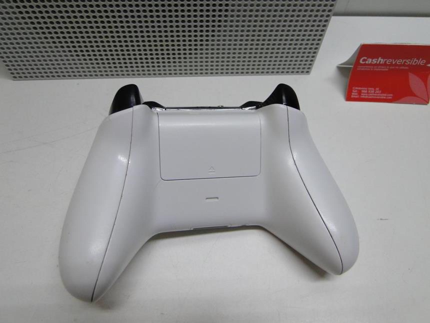 XBOX ONE S CON MANDO