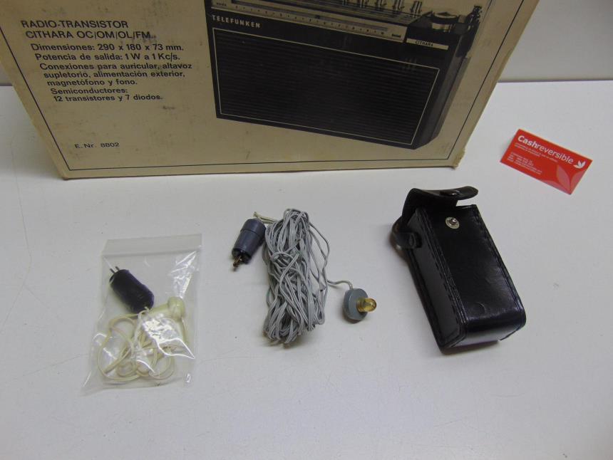 RADIO VINTAGE CON CAJA Y FUNDA*