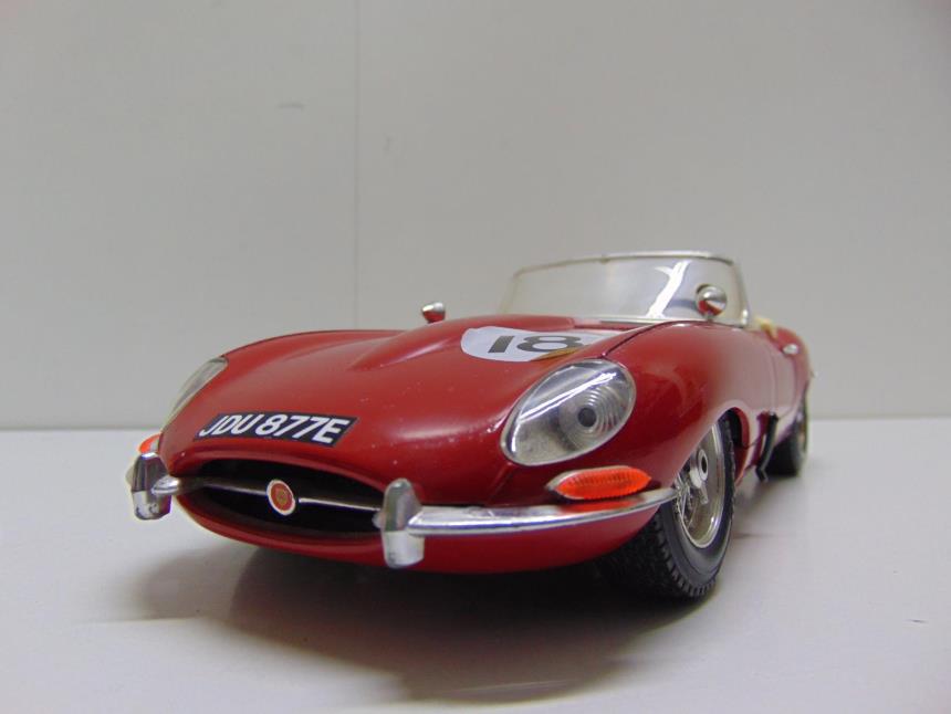 articulos_imagen1_160093.jpg REPLICA DE COCHE A ESCALA 1/18