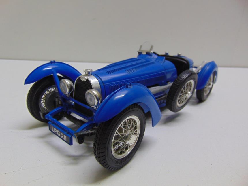 articulos_imagen1_160180.jpg COCHE A ESCALA VINTAGE 1/18