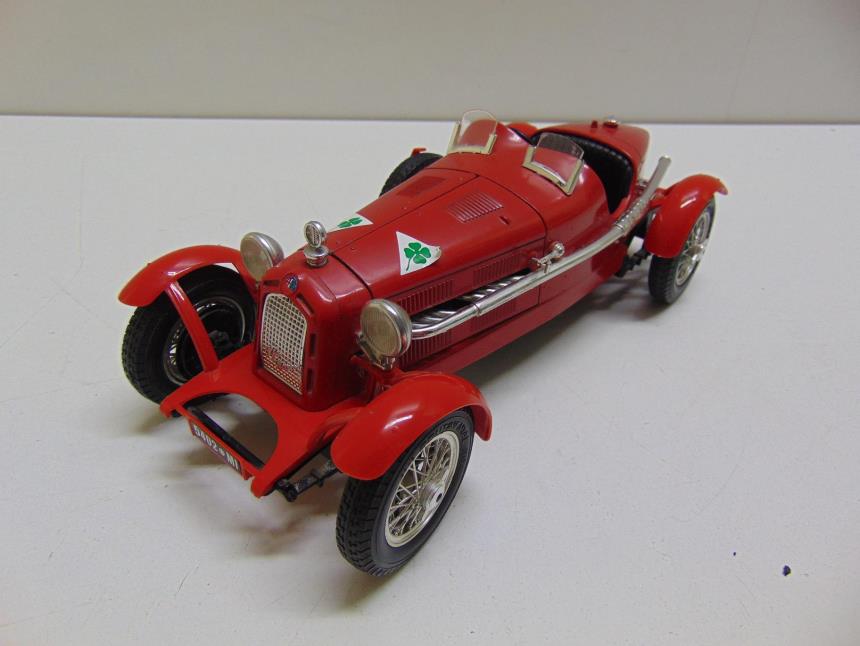 articulos_imagen1_160196.jpg COCHE VINTAGE 1/18