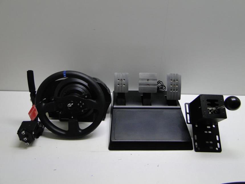 articulos_imagen1_176754.jpg VOLANTE CON PEDALES PS4/PS3