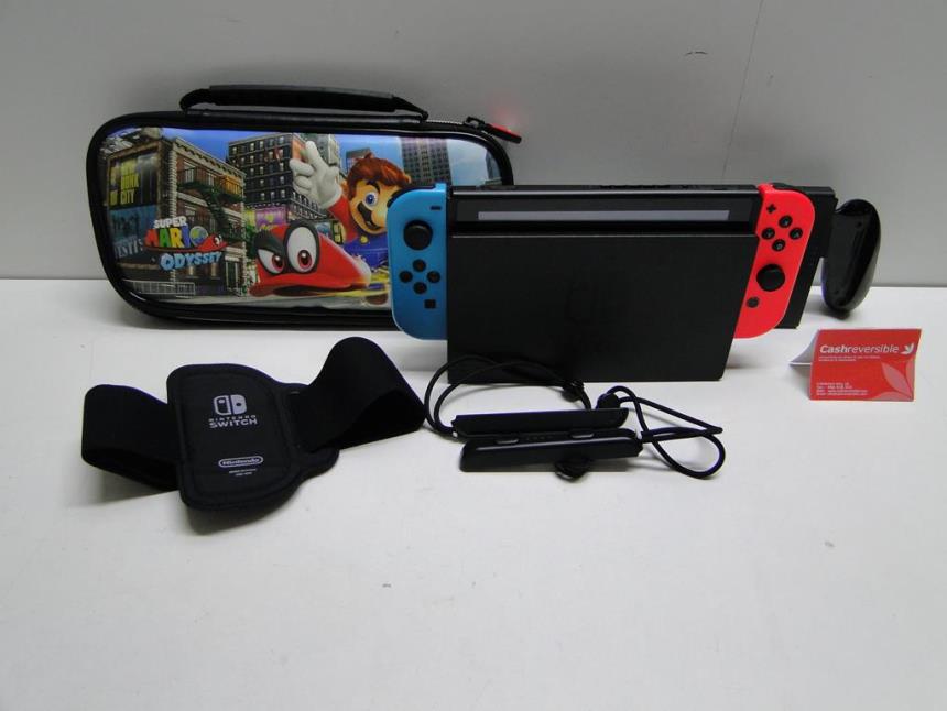 articulos_imagen1_176901.jpg NINTENDO SWITCH CON FUNDA