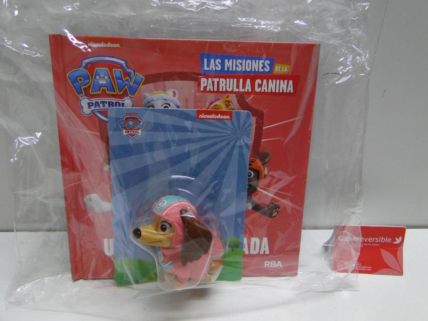 articulos_imagen1_176982.jpg FIGURA CON LIBRO NUEVA