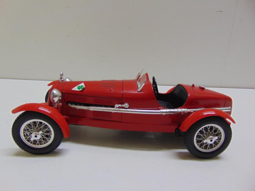 COCHE VINTAGE 1/18
