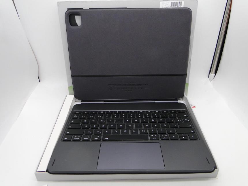 TECLADO CON FUNDA Y CAJA PERFECTO ESTADO