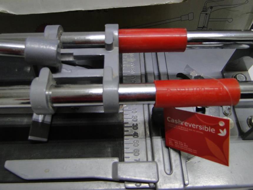 CORTAZULEJOS CON CAJA