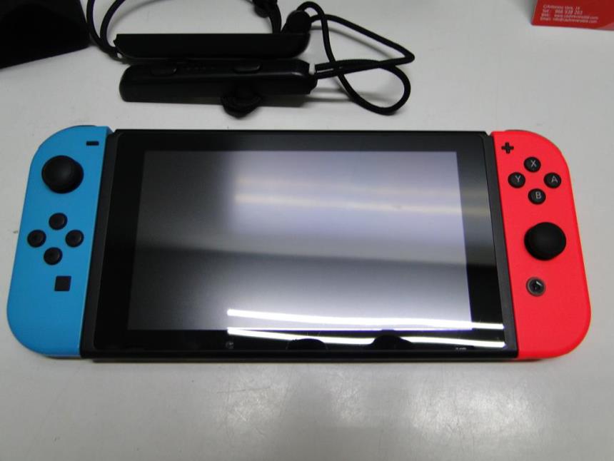 NINTENDO SWITCH CON FUNDA