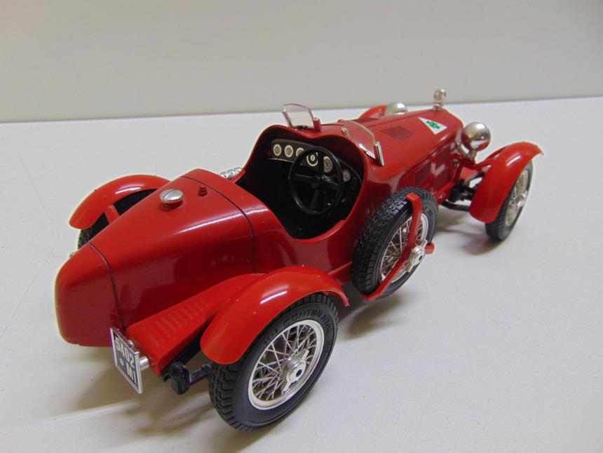 COCHE VINTAGE 1/18